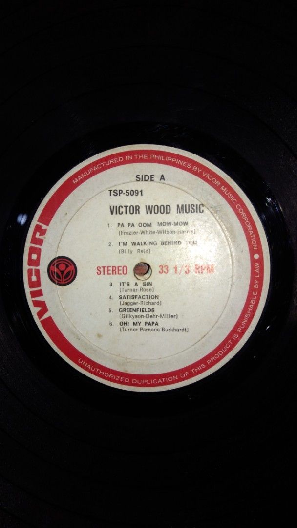 Old Classic Vinyl Records (Category: Vinyls) located in Makati City. Submitted by julz2026 (Listing ID 1469868740, Image 1). Description: -Price is negotiable - Condition: Vinyl surface has some scuffs and wear marks from use -Malalaking Plaka Lahatan na: ( Victor Wood, Commodores, Ace of Club).