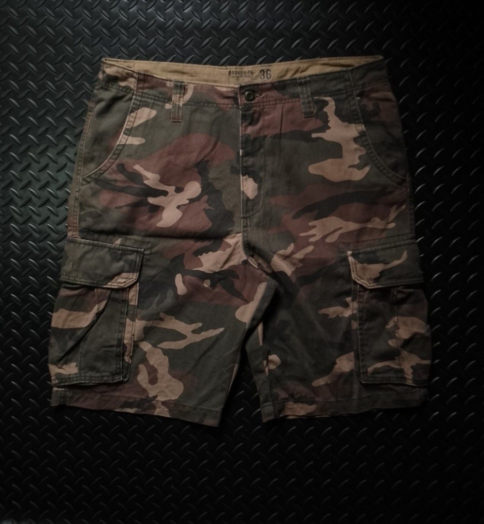 Old Navy Camouflage Cargo Shorts (Category: Shorts) located in Baguio. Submitted by bado.feels (Listing ID 1469818598, Image 1). Description: Excellent condition Size 36 Length 25 Leg Opening 11.5 550+sf.