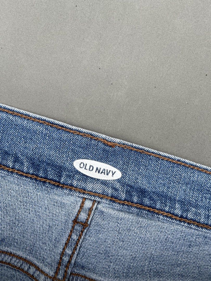 OLD NAVY DENIM SHORT (Category: Shorts) located in Quezon City. Submitted by kentstuff (Listing ID 1469903897, Image 3). Description: OLD NAVY Waist: 34-38 Length: 13.5 Leg opening: 10.5 Condition: Excellent CR: 9/10 Issue: ❌ DISCLAIMER: This is a thrifted item. All brands, logos, and trademarks belong to their rightful owners. We’re here to rehome great pieces — no brand affiliation intended.