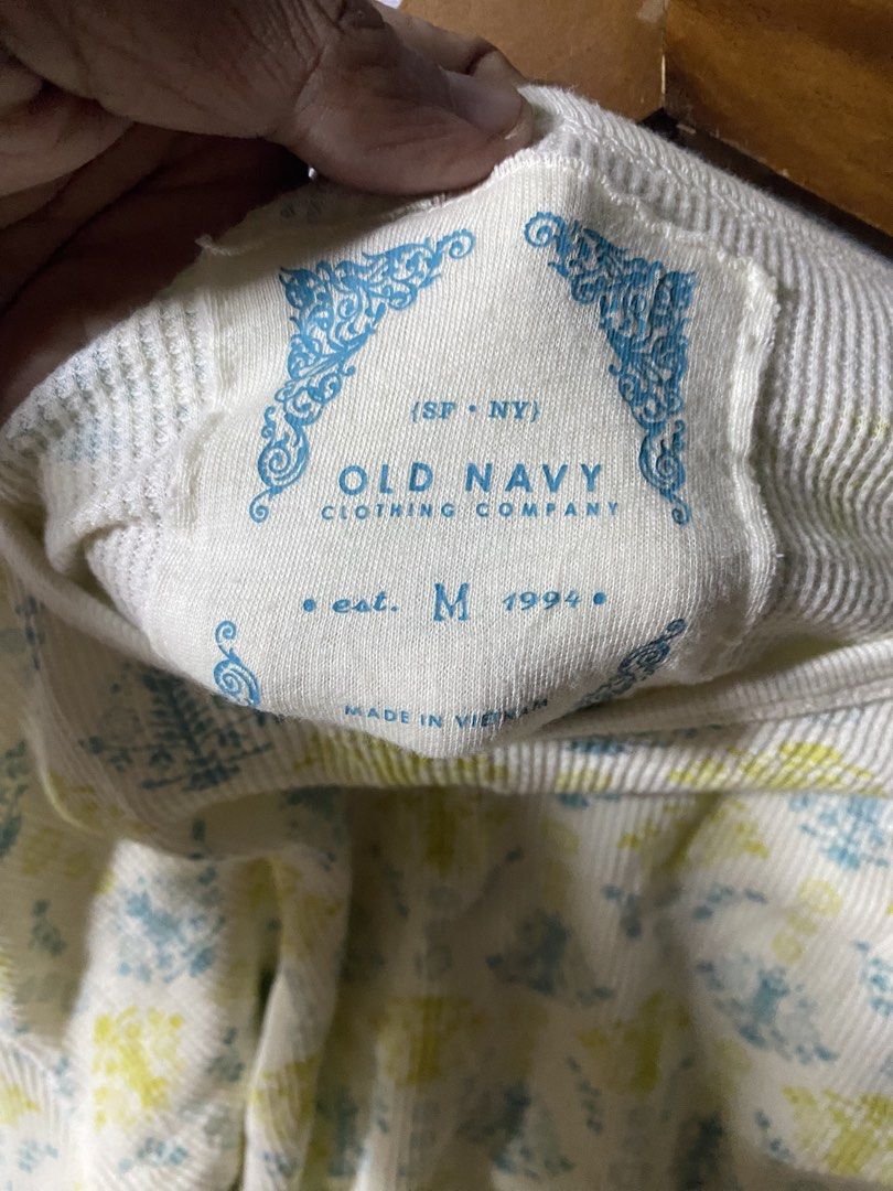Old Navy Thermal Long Sleeve Top Medium Floral (Category: Longsleeves) located in Cagayan de Oro. Submitted by silverhawk_ba9de3 (Listing ID 1469911883, Image 3). Description: Old Navy cream thermal top featuring a cute light blue and yellow floral print, waffle knit texture, and long sleeves. Size Medium, made in Vietnam with a vintage San Francisco label. Perfect for layering!.