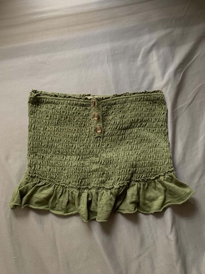 Olive Tube Top - ₱50 (Category: Sleeveless) located in Manila. Submitted by _uniefinds (Listing ID 1469764507, Image 2). Description: ♡ Fits to Small 𐙚 PRICE: ₱50 𐙚 MOP: GCash / Maya 𐙚 MOD: J&T / Lalamove 𐙚 SF: Shouldered by the buyer ୨ৎ DM me if interested or for inquiries! ♡ 📍 Sta. Mesa.
