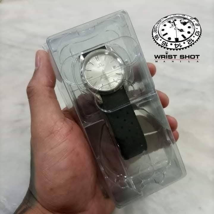 Omega Seamaster Aquaterra 36 (Category: Everything Else Others) located in Quezon City. Submitted by wristshotmanila (Listing ID 1469765703, Image 3). Description: Omega Seamaster Aquaterra 36 88,500 pesos unisex Reference: 251830 Rating: 9/10 Case: 36mm midsize Rubber strap signed omega buckle Omega plastic watch case Movement: Quartz Crystal: sapphire Year: 2004 (approximation) Watch only with omega transparent case No box No card red app: @wri