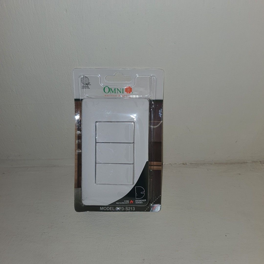 Omni light switch 3 switches (Category: Craft Supplies & Tools) located in Manila. Submitted by d_real_deal (Listing ID 1469936802, Image 2). Description: .