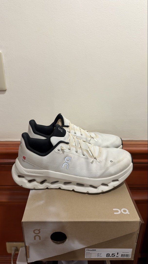 On Cloudtilt (Category: Sneakers) located in Quezon City. Submitted by destashingmycloset (Listing ID 1469898730, Image 3). Description: .