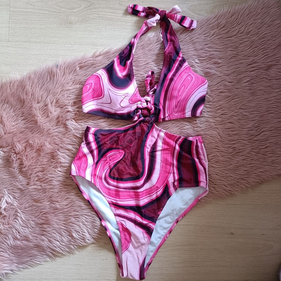 One piece Pink Dye Swimsuit (Category: Bikinis & Swimsuits) located in Bacoor. Submitted by Miss_Chuch0521 (Listing ID 1469808719, Image 1). Description: Size: Large on tag.