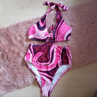 (Category: ) located in . Submitted by Miss_Chuch0521 (Listing ID 1469808719, Image 1). Description: .