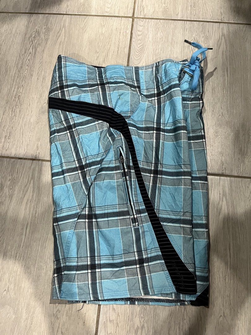 Oneil Board Short / Sky Blue / Size 28 (Category: Swim Trunks & Board Shorts) located in Camalaniugan. Submitted by anarchymonopoly052128 (Listing ID 1469930392, Image 2). Description: Dimes: Waistline : 28 Length: 19.5 Inches Thigh: 13 Inches Leg Hole/Hem: 10 Inches .