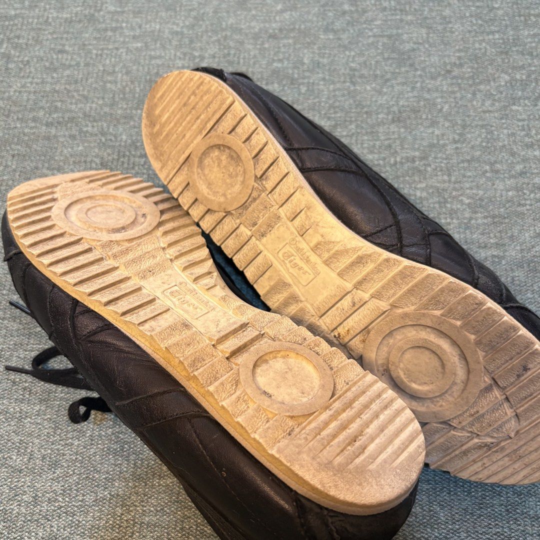 Onitsuka Tiger Limber (Category: Sneakers & Footwear) located in Butuan. Submitted by ragscurations (Listing ID 1469887029, Image 2). Description: Good condition No major flaws Sign of use Size 39.