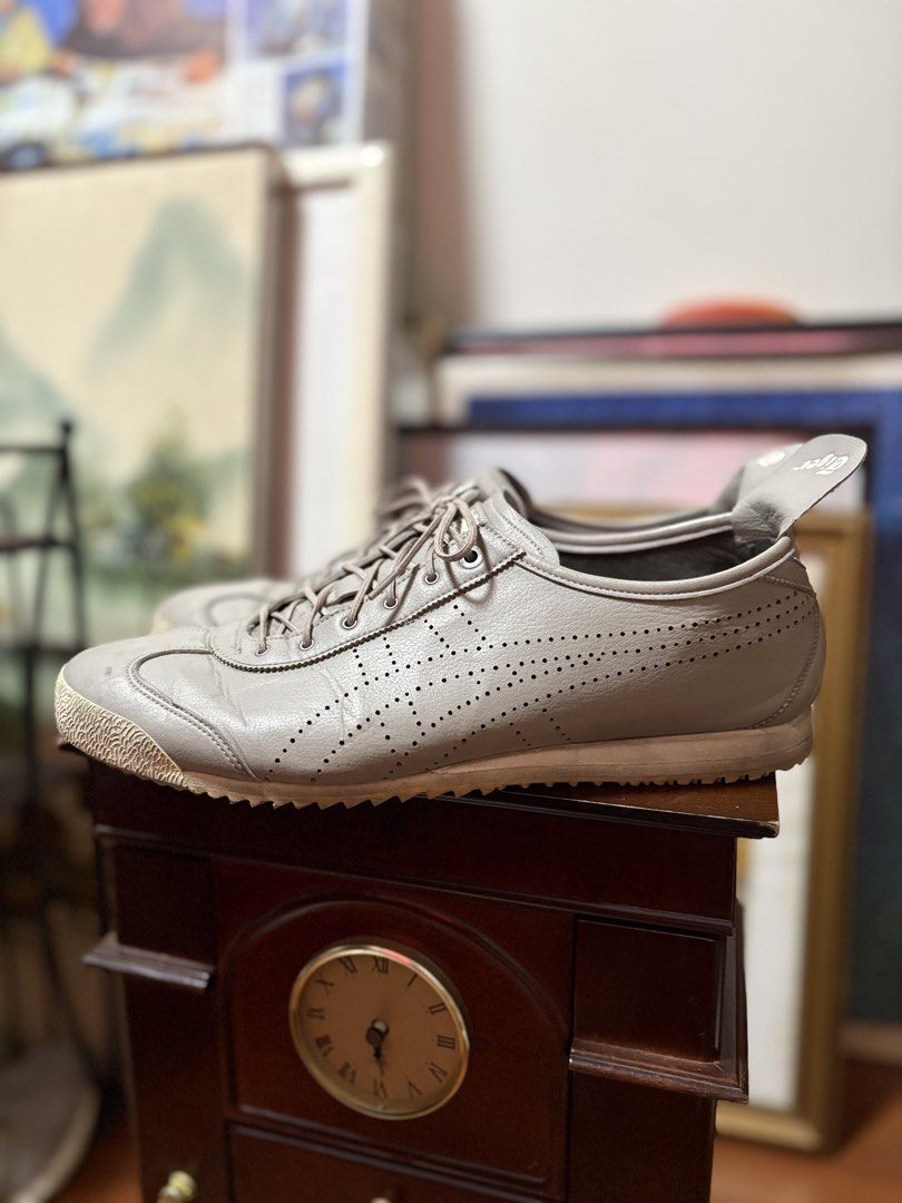 Onitsuka Tiger Mexico 66 SD Slip-On (Category: Sneakers) located in Quezon City. Submitted by se2ndlookph (Listing ID 1469829672, Image 2). Description: FOR SALE: Onitsuka Tiger Mexico 66 SD Slip-On (Premium Moonrock Gray) * Price: ₱4,500 (Slightly negotiable for fast buyers) * Size: US Men’s 10.5 / EURO 44.5 / 28.25 CM * Condition: 8.5/10 (Gently used pre-owned condition. Clean insoles, crisp interior lining, premium perforated stripes, and mino