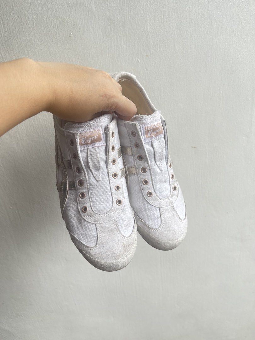 Onitsuka Tiger Mexico Slipon (Category: Sneakers) located in Manila. Submitted by handmedownsbymamaandisla (Listing ID 1469909870, Image 3). Description: needs cleaning only.