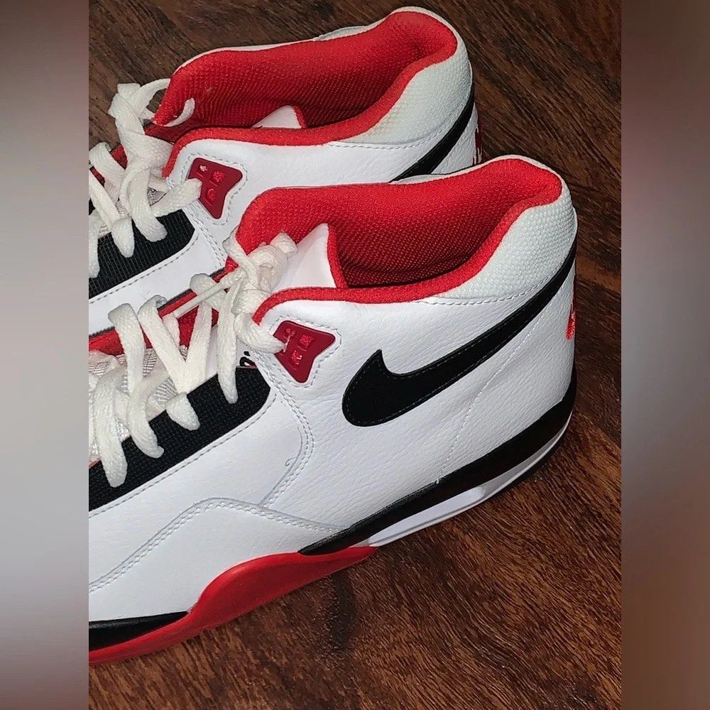 Orginal Nike Flight legacy White Black Red Sneakers (Category: Sneakers) located in Cavite. Submitted by kivenmoff (Listing ID 1469810177, Image 2). Description: Legit legit Us 11 Euro 45 .