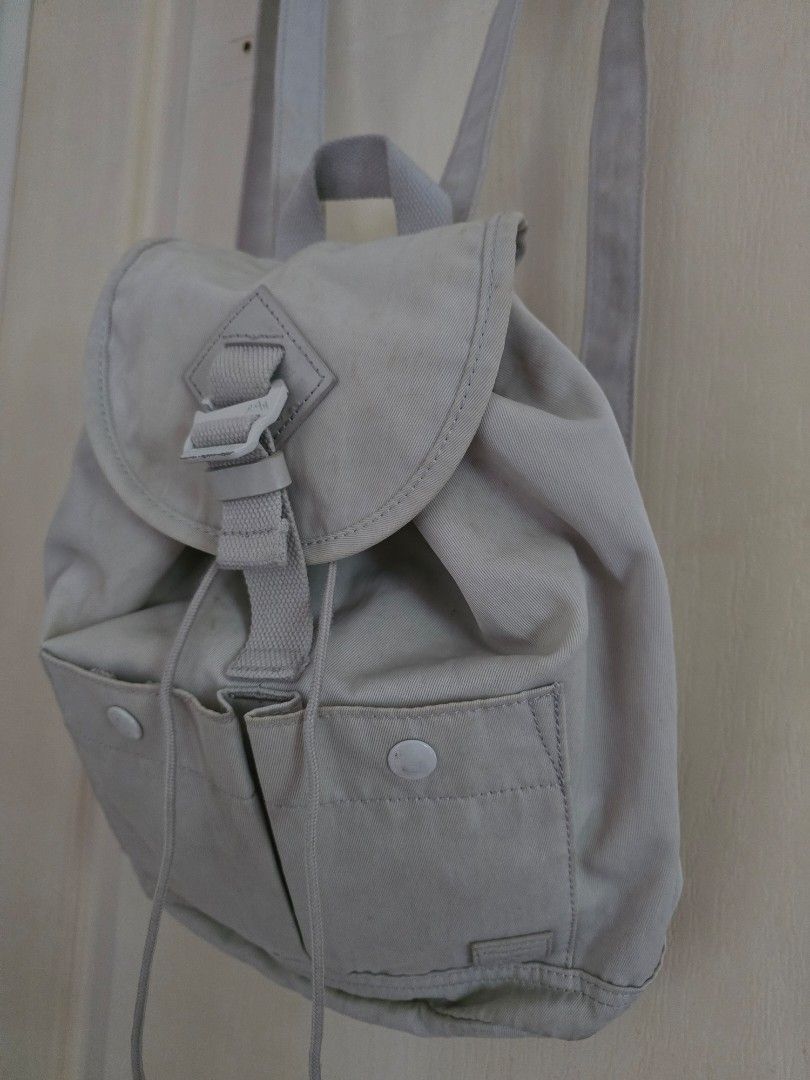 Original Doughnut backpack (Category: Backpacks) located in Cavite. Submitted by rydes_clo (Listing ID 1469763312, Image 2). Description: last price posted super cute daming pwede mailagay very kikay yung color nya bagay sa kahat di ka mahihirapan i matchy sya sa clothes mo.