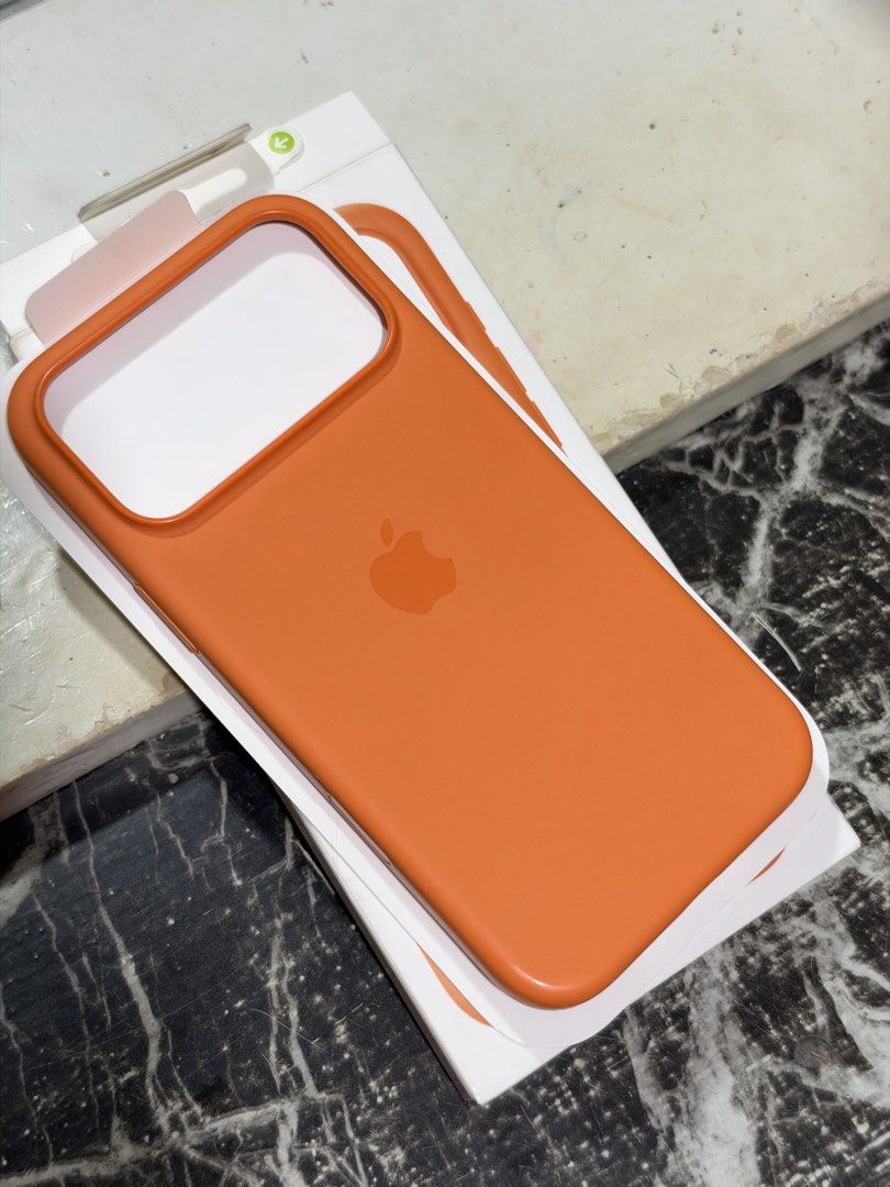 Original iPhone 17 Pro Max Orange Silicone Case (Category: iPhone 17 Series) located in Manila. Submitted by nandkpasabuy (Listing ID 1469915087, Image 2). Description: 🍊 FOR SALE: Original Orange iPhone 17 Pro Max Case ✨ Authentic Apple Original Case * Purchased from Power Mac Center * Color: Orange 🧡 * With a few scratches/issues (please see photos for actual condition) * 100% original 📍 Location: South Caloocan / Bagong Pag-asa, Quezon City