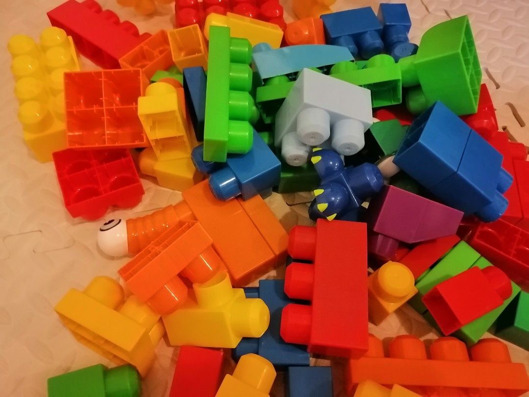 Original Megabloks (Category: Lego & Building Sets) located in Pasay City. Submitted by littlecornershelf (Listing ID 1469883012, Image 2). Description: Preloved in very good condition Original Megabloks, large blocks for toddlers Location: Cebu City.