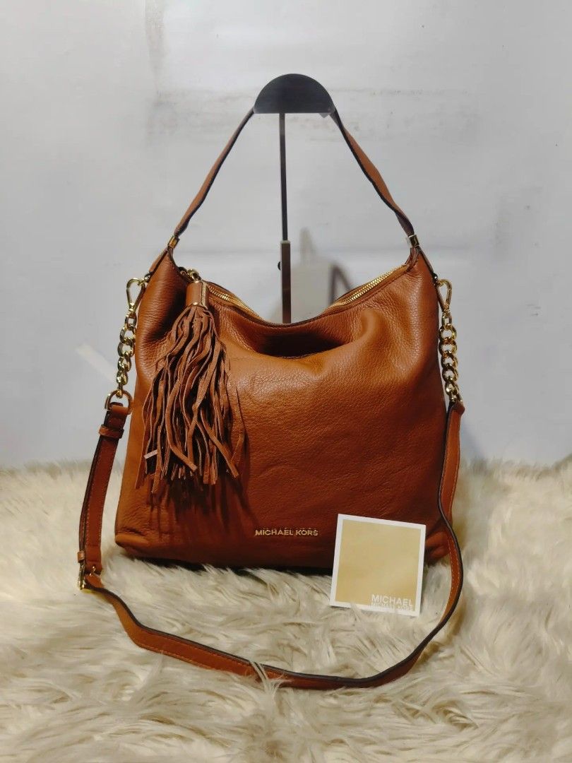 Original MICHAEL KORS (Category: Shoulder Bags) located in Cabuyao City. Submitted by secondhand.shop.ph (Listing ID 1469924092, Image 1). Description: Sale❗️Sale❗️Sale❗️ ₱ 2,899 Original Michael Kors Almost new condition Large Pure genuine leather 📌First to pay!.
