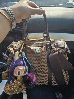 (Category: ) located in . Submitted by sherockxx (Listing ID 1469805619, Image 1). Description: .
