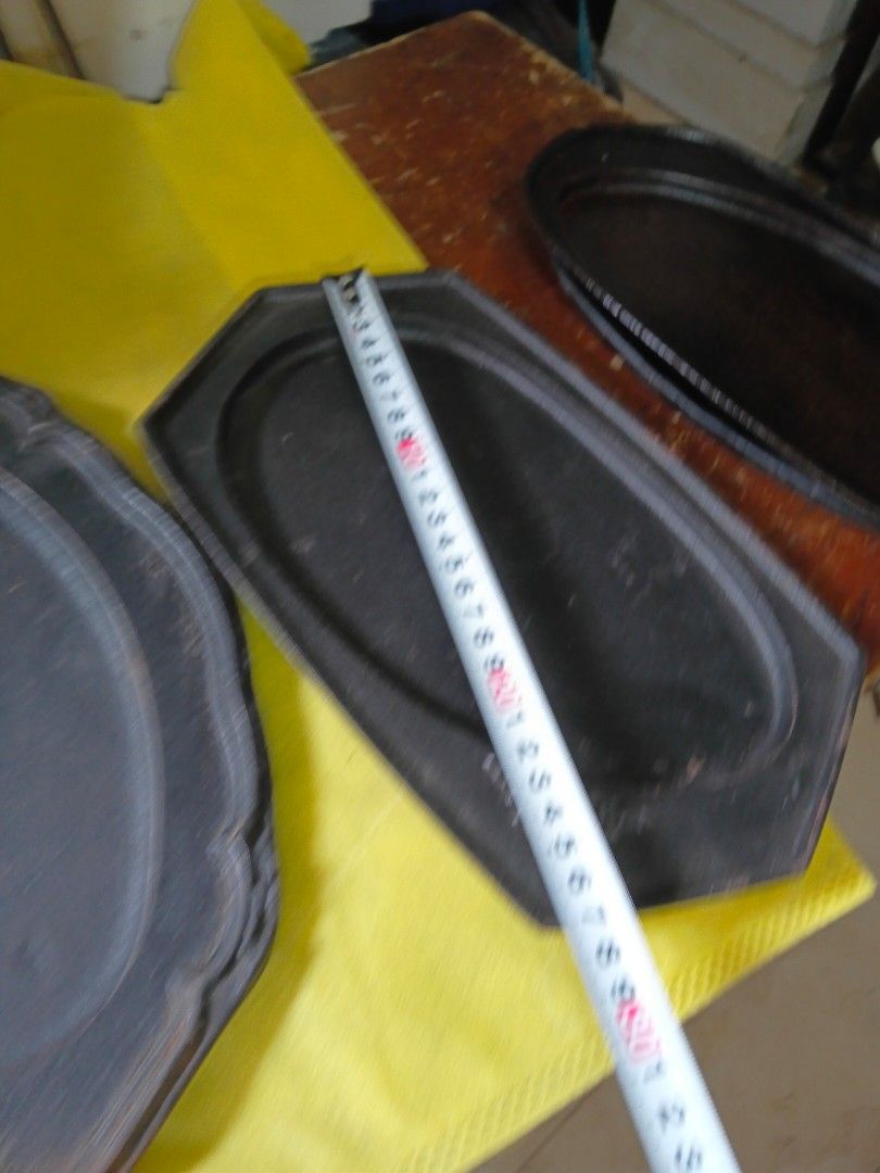 Other cast iron plates.hotplates, used (Category: Dinnerware & Cutlery) located in Paranaque City. Submitted by 4thestate.surplusan (Listing ID 1469784775, Image 3). Description: bundle.