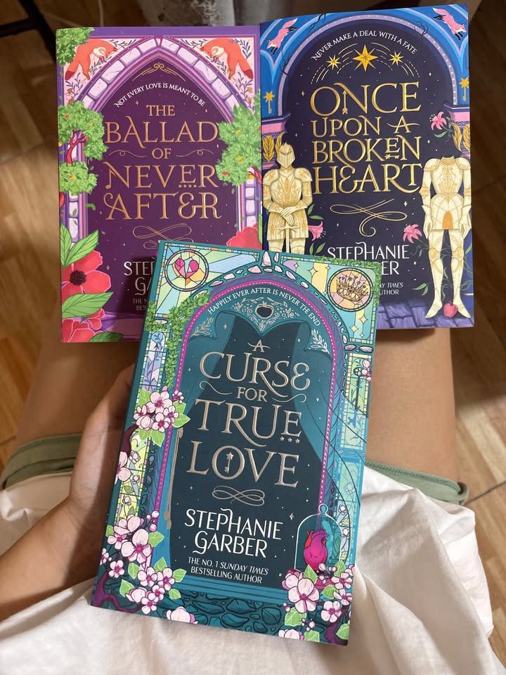 OUABH SET (Category: Storybooks) located in Pasay City. Submitted by kmbrlynvl (Listing ID 1469899814, Image 2). Description: Hi! Selling my OUABH set. Sold as set only. Not boxed po. UK PB. Books are brand new however, may line/fold sa a curse for true love though not noticeable naman. Ganun ko na po nakuha from the seller sa carousell. Got it for P2,750, selling it for P2,250 nalang 🙂 📍Location is Pasay 📦🚚Lalamove/J&T Pm me for more photos 