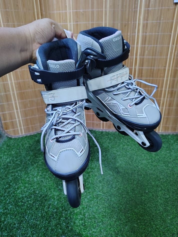 OXELO INLINE SKATES SIZE 32 TO 35 (Category: Skates, Rollerblades & Scooters) located in Dasmarinas. Submitted by k3japanstoreph (Listing ID 1469921988, Image 1). Description: OXELO INLINE SKATES SIZE 32 TO 35 Looking for inline skates for a young skater? This Oxelo pair is in like-new condition and ready for its next owner. FEATURES • Brand: Oxelo • Type: Inline skates • Size: European 32 to 35 • Foot Length: Approximately 20 to 22 centimeters •