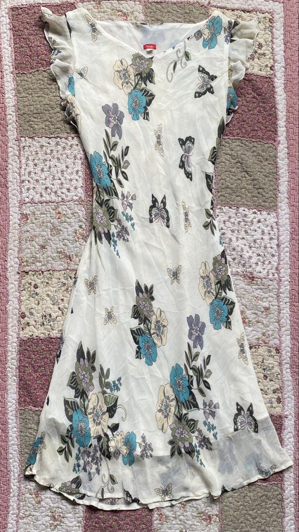 PAISLEY DRESS (Category: Dresses) located in Aurora. Submitted by srahmay.l (Listing ID 1469851353, Image 1). Description: .