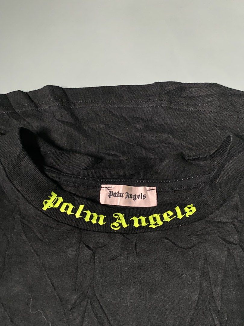 Palm Angels (Category: Shirts) located in Manila. Submitted by r4y.garm3nts (Listing ID 1469845085, Image 2). Description: Width 21 Length 28.