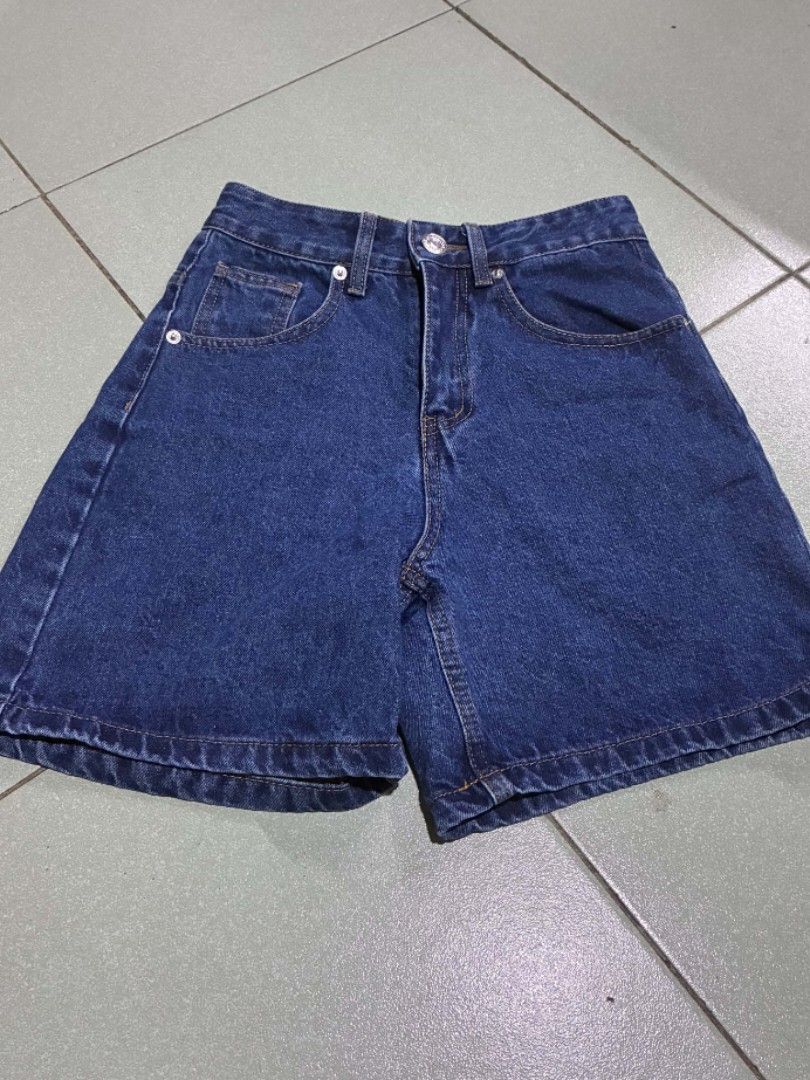 Paradoxical Denim Shorts Size XS (Category: Shorts) located in Manila. Submitted by anjie3030 (Listing ID 1469905949, Image 1). Description: - Brand: Paradoxical - Color: Dark blue wash - Size: XS - Material: 95% cotton, 5% polyester - Features: Two back pockets, leather brand patch on waistband - Style: Classic everyday casual wear shorts.