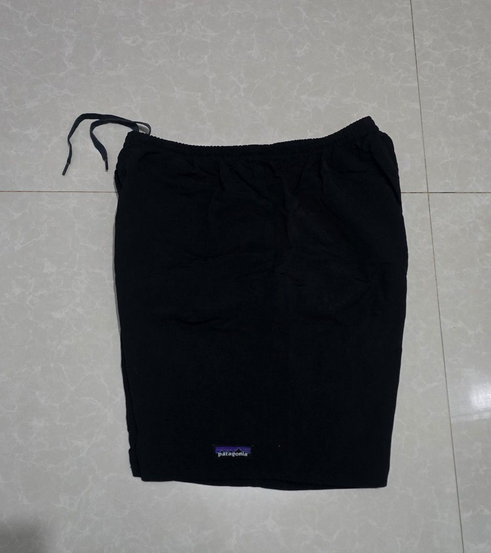 Patagonia short (Category: Shorts) located in El Nido. Submitted by marco.tandoc (Listing ID 1469803224, Image 1). Description: size: medium waist: 28-36 (streched) length: 18 no issue.