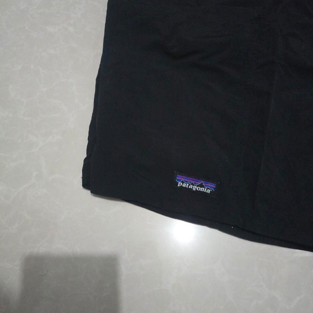 Patagonia short (Category: Shorts) located in El Nido. Submitted by marco.tandoc (Listing ID 1469803224, Image 3). Description: size: medium waist: 28-36 (streched) length: 18 no issue.