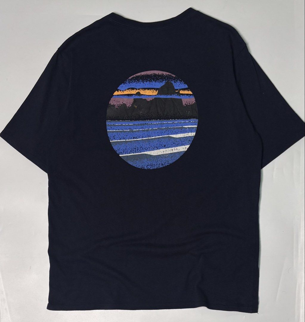 Patagonia Skyline Stencil Responsibili-Tee (Category: Tshirts & Polo Shirts ) located in Daet. Submitted by retro_gallery (Listing ID 1469768300, Image 2). Description: .