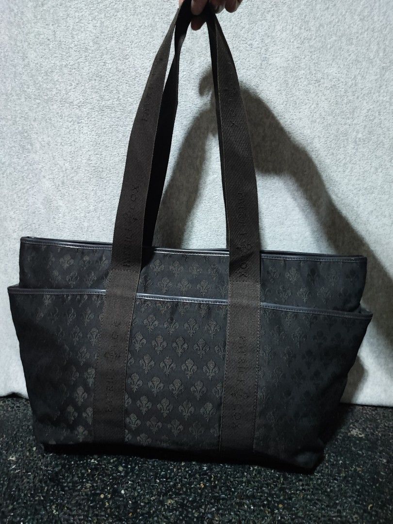 Patrick Cox Monogram Tote Bag (Category: Tote Bags) located in Baguio. Submitted by ozara.06 (Listing ID 1469828556, Image 1). Description: Patrick cox large tote Dark brown actual color In very good condition 700.
