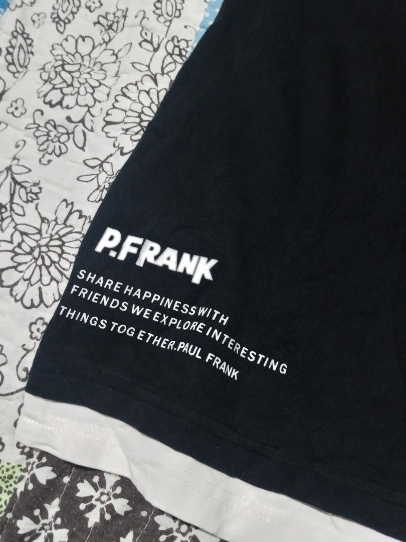 Paul Frank Black T-Shirt with White Layer Hem (Category: Shirts) located in Adams. Submitted by red__lee (Listing ID 1469859539, Image 2). Description: Paul Frank :>> No holes/stain Color rate: 7/10.
