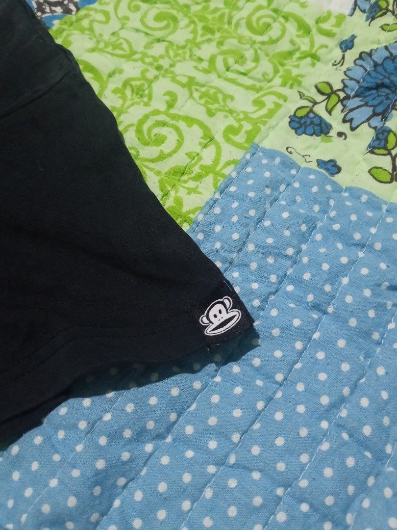 Paul Frank Black T-Shirt with White Layer Hem (Category: Shirts) located in Adams. Submitted by red__lee (Listing ID 1469859539, Image 3). Description: Paul Frank :>> No holes/stain Color rate: 7/10.