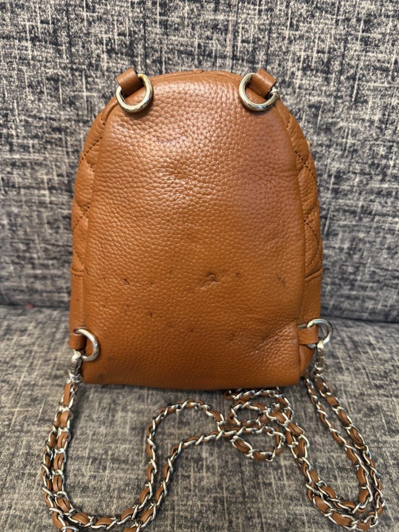 PAZZION MINI BACKPACK 8x9 inches genuine leather (Category: Backpacks) located in Manila. Submitted by jaylo06 (Listing ID 1469894811, Image 2). Description: Issue ung presmark sa likod maganda ung leather as in pamana maganda maayus malinissilver pa hardwares binili namin sa singapore pinagkaliitan po ng anak ko hehe with dust bag sa may gusto pang bagets pm lang po thanks.