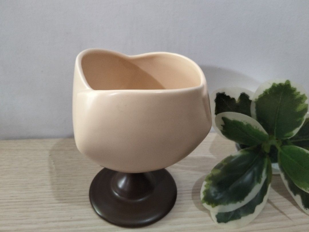 Peach and Brown Ceramic Wine Mug (Category: Vases & Decorative Bowls) located in Caloocan City. Submitted by agr_shop (Listing ID 1469836981, Image 1). Description: .