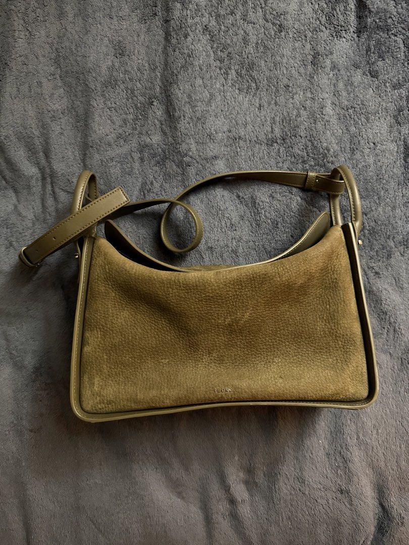 Pedro Bag (Category: Cross-body Bags) located in Manila. Submitted by iscglvz (Listing ID 1469865596, Image 1). Description: Pedro Demi Maxi Bag Inclusion: - Short and Long Strap - Pedro Dust Bag Original Price: 7,799 Details: - Lining: Suede Microfiber - Height (mm): 215 - Width (mm): 330 - Depth (mm): 120 - Handle Drop (mm): 300.
