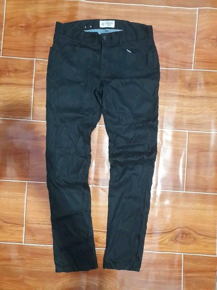 PENGUIN MEN'S FORMAL PANTS (Category: Jeans) located in Mandaue City. Submitted by indayftjesiediva (Listing ID 1469793633, Image 1). Description: PENGUIN MEN'S FORMAL PANTS WAISTLINE 31-33 LENGHT 41 HEM 7 LIKE NEW CONDITION MINE 1K + SF ONLY 🔥 DM IF INTERESTED 📩.