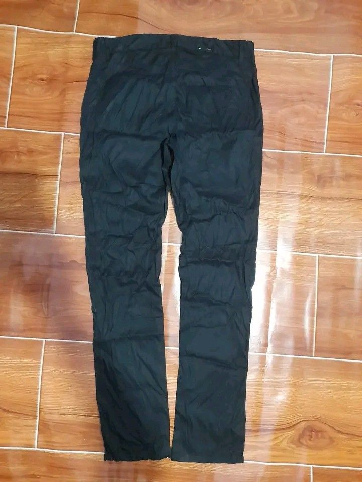 PENGUIN MEN'S FORMAL PANTS (Category: Jeans) located in Mandaue City. Submitted by indayftjesiediva (Listing ID 1469793633, Image 2). Description: PENGUIN MEN'S FORMAL PANTS WAISTLINE 31-33 LENGHT 41 HEM 7 LIKE NEW CONDITION MINE 1K + SF ONLY 🔥 DM IF INTERESTED 📩.