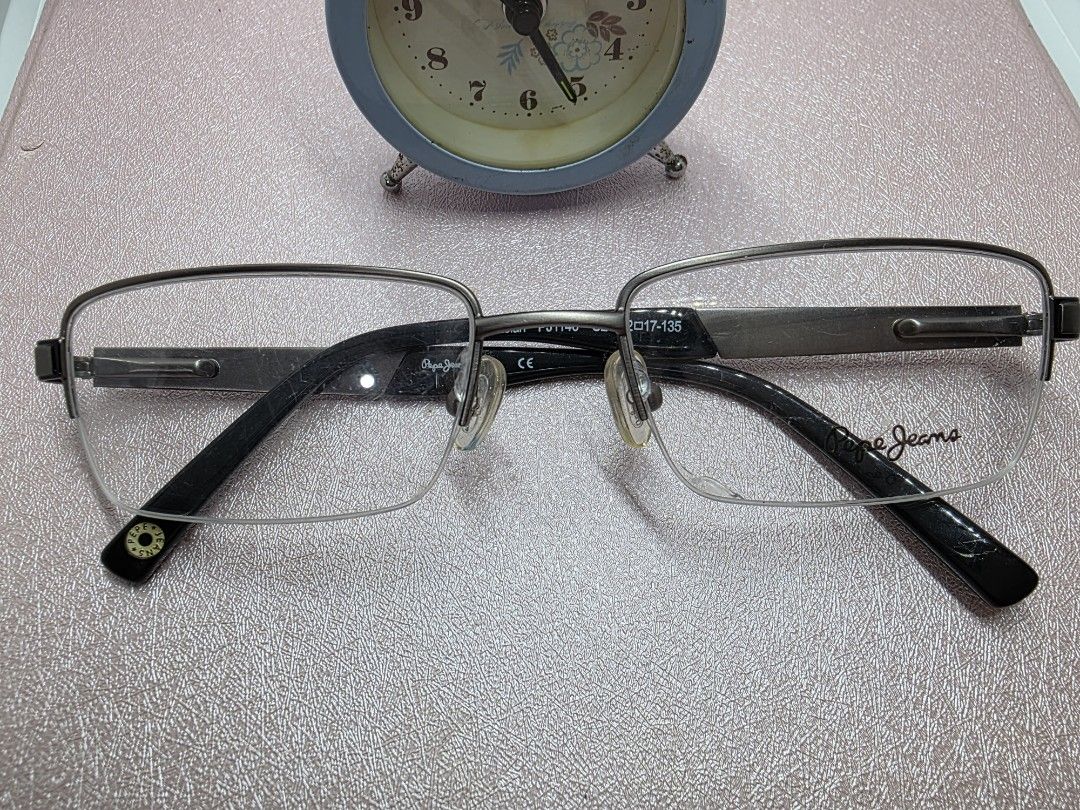 Pepe Jeans frame (Category: Sunglasses & Eyewear) located in La Trinidad. Submitted by zasha28 (Listing ID 1469928941, Image 2). Description: demo lens replaceable Original pepejeans.