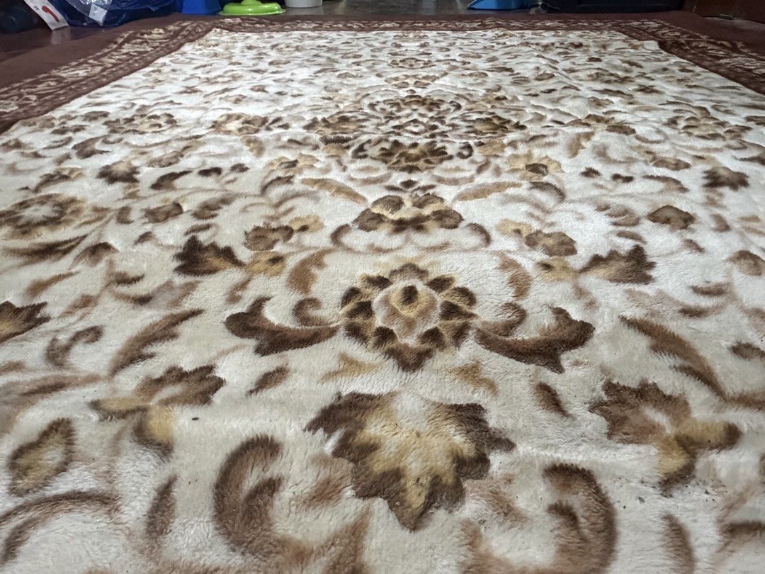 PERSIAN STYLE CARPET/AREA RUG (Category: Carpets, Mats & Flooring) located in Sablan. Submitted by gongonshelley12 (Listing ID 1469928083, Image 2). Description: 2500 only!! PERSIAN STYLE AREA RUG 250cm X 200cm EXCELLENT CONDITION ANLAWAK PO NETO MGA MADAM.