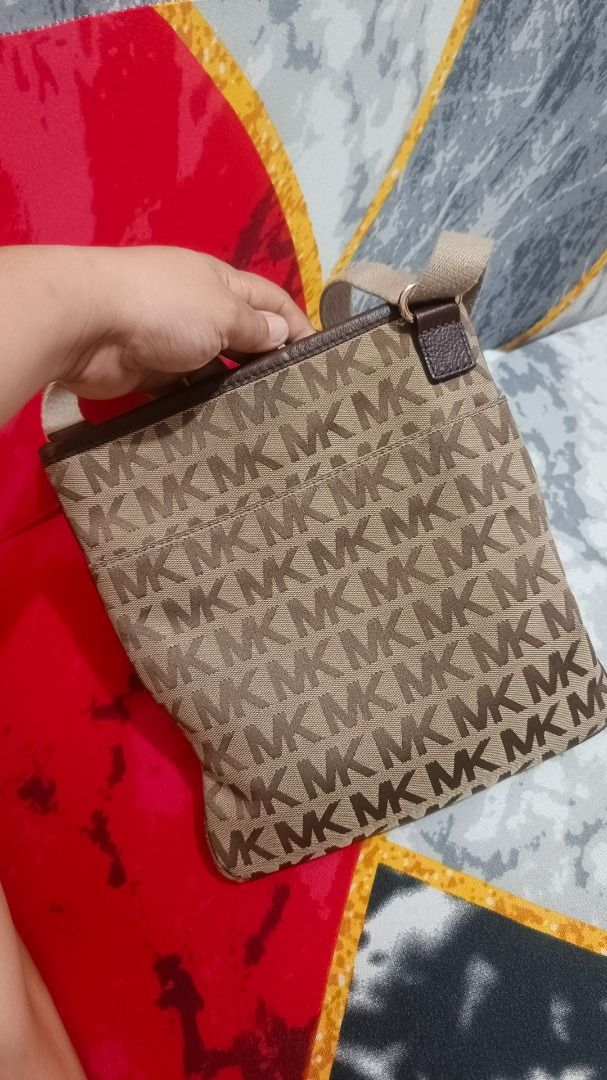 Personal prelove bag (Category: Luxury Bags & Wallets) located in Caloocan City. Submitted by alodiaveni09874 (Listing ID 1469944403, Image 3). Description: Pm for more details Loc. Kawit cavite.