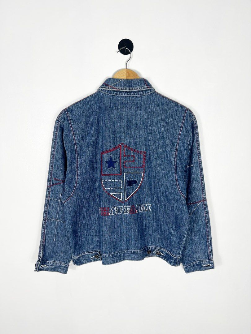Phat Farm Shield Logo Denim Jacket (Category: Coats, Jackets and Outerwear) located in Bacolod City. Submitted by nodaysoff (Listing ID 1469773074, Image 2). Description: Phat Farm Shield Logo Denim Jacket - Authentic Measures: 21x23 | Medium cropped Excellent condition No flaws ₱1,280.