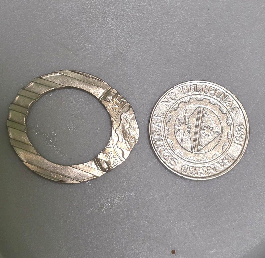 Philippines one peso error coin (rare) (Category: Vintage Collectibles) located in Manila. Submitted by peter.pan.26 (Listing ID 1469939066, Image 1). Description: -Perfect item for coin collectors and currency enthusiasts - Excellent and unusual coin addition to any collection..
