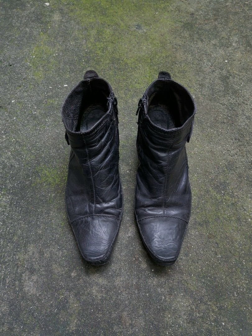 Pierre Bianchi Harness Heeled Boots (Category: Boots) located in Taguig. Submitted by xurocurations (Listing ID 1469778140, Image 2). Description: Fits 39-40 Euro Heel Height: 7.5Cm/2.8 Inches Outsole: 27cm.