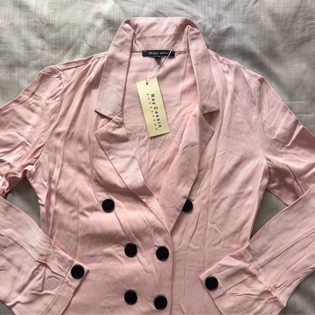 Pink Double-Breasted Blazer Dress (Category: Dresses) located in Pasig City. Submitted by jenscloset86 (Listing ID 1469866722, Image 3). Description: Color: Pink Size: MEDIUM Note: Naisuot ko lang ONCE for outfit shoot. Flaws: • may sulat ng ballpen sa bottom. • may 1 dot stain sa kwelyo *see photos for reference* Measurement: Length: 31” Shoulder: 15” Bust: 39” Sleeve: 23.5”.