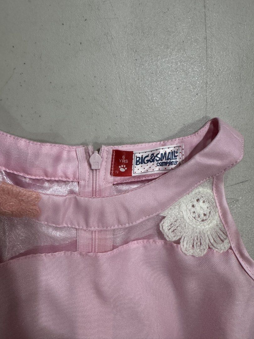 Pink dress (Category: Babies & Kids Fashion) located in Mandaluyong City. Submitted by lovely_things_ph (Listing ID 1469851560, Image 1). Description: .