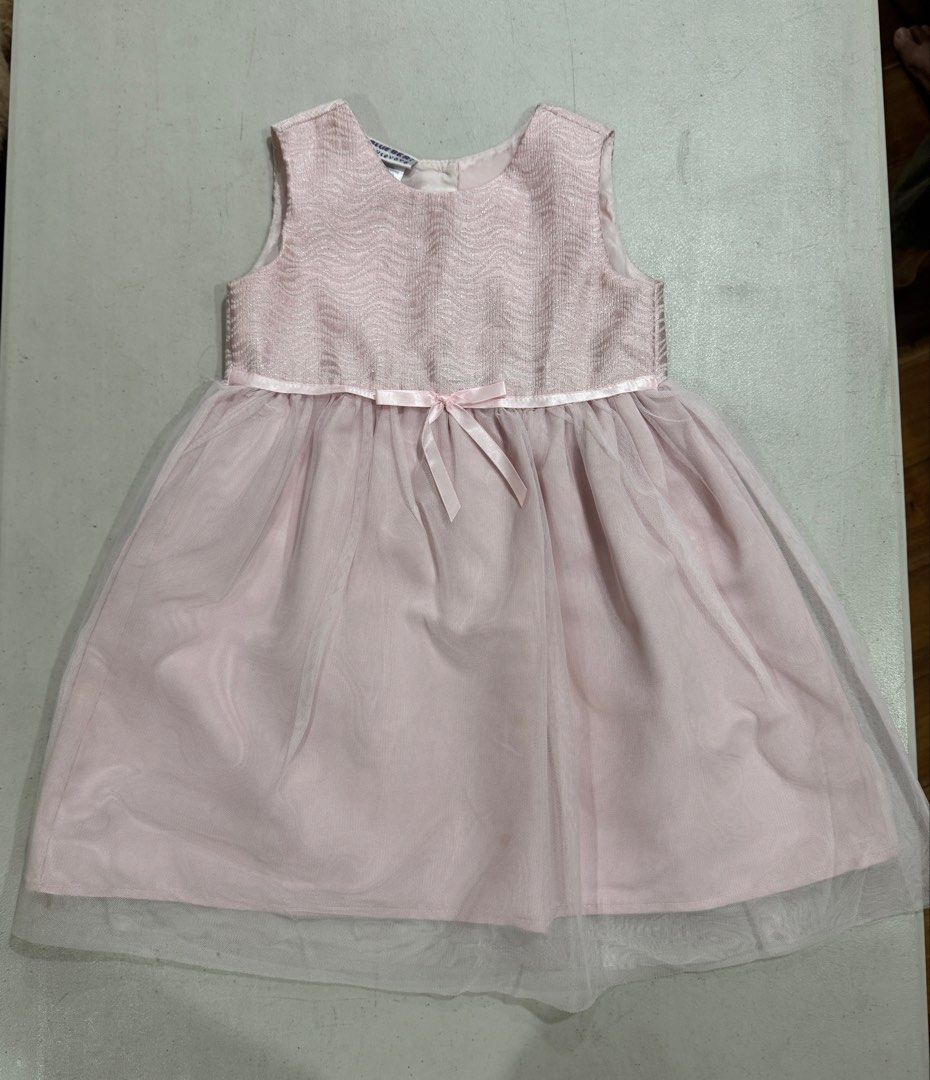 Pink dress (Category: Babies & Kids Fashion) located in Mandaluyong City. Submitted by lovely_things_ph (Listing ID 1469868235, Image 2). Description: .