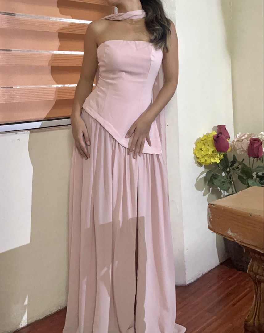 Pink long dress for RENT (Category: Dresses) located in Manila. Submitted by lorental (Listing ID 1469889740, Image 1). Description: “pink dress” Size small to medium 600/2days 📍Las Pinas City IG: la_coleccionn_ for reservation.