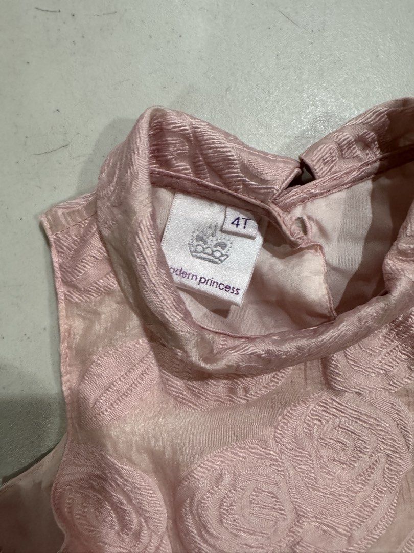 Pink princess dress (Category: Babies & Kids Fashion) located in Mandaluyong City. Submitted by lovely_things_ph (Listing ID 1469856070, Image 2). Description: .