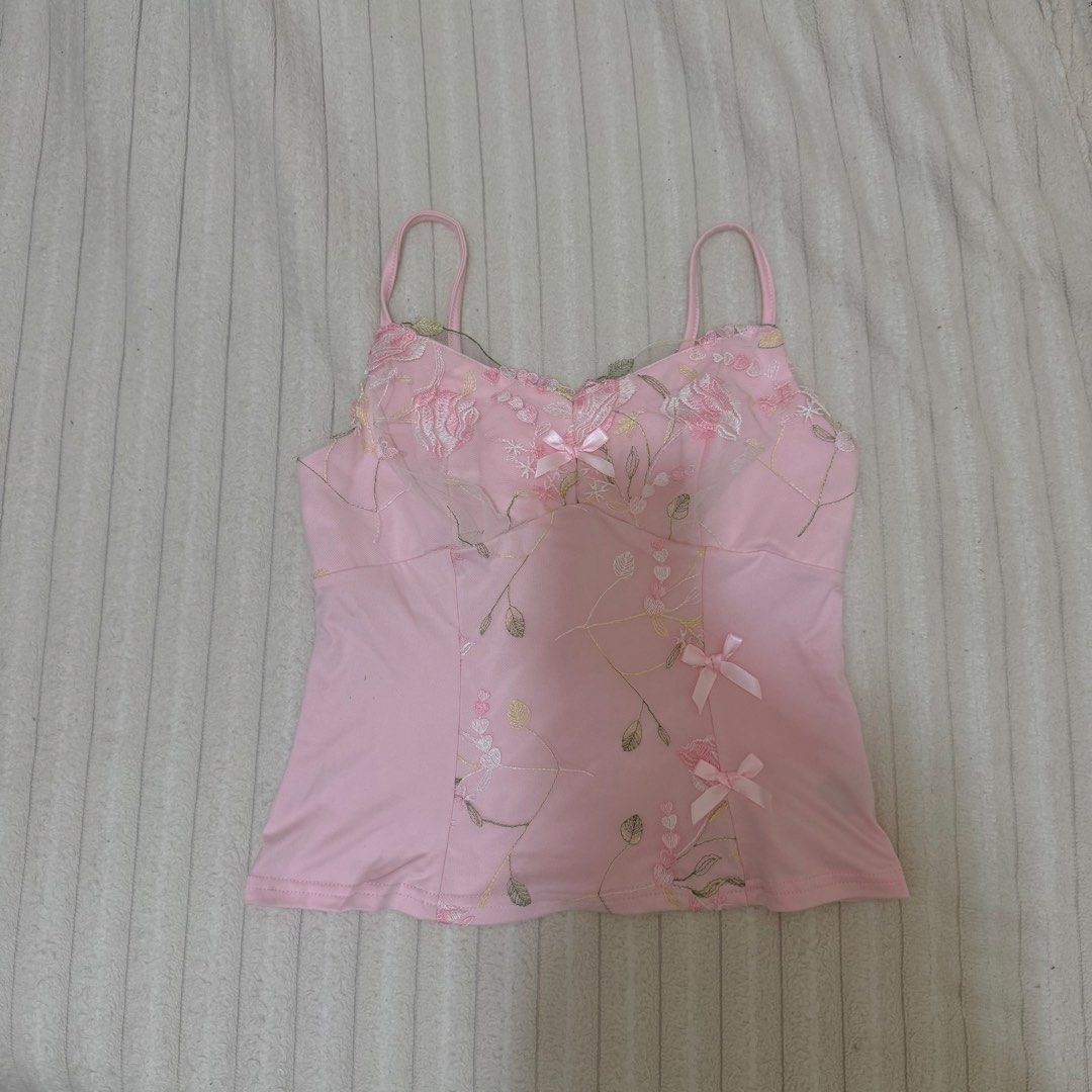 Pink Top (Category: Sleeveless) located in Mambusao. Submitted by mslvlprd (Listing ID 1469861892, Image 1). Description: - never been used - so nice in person.