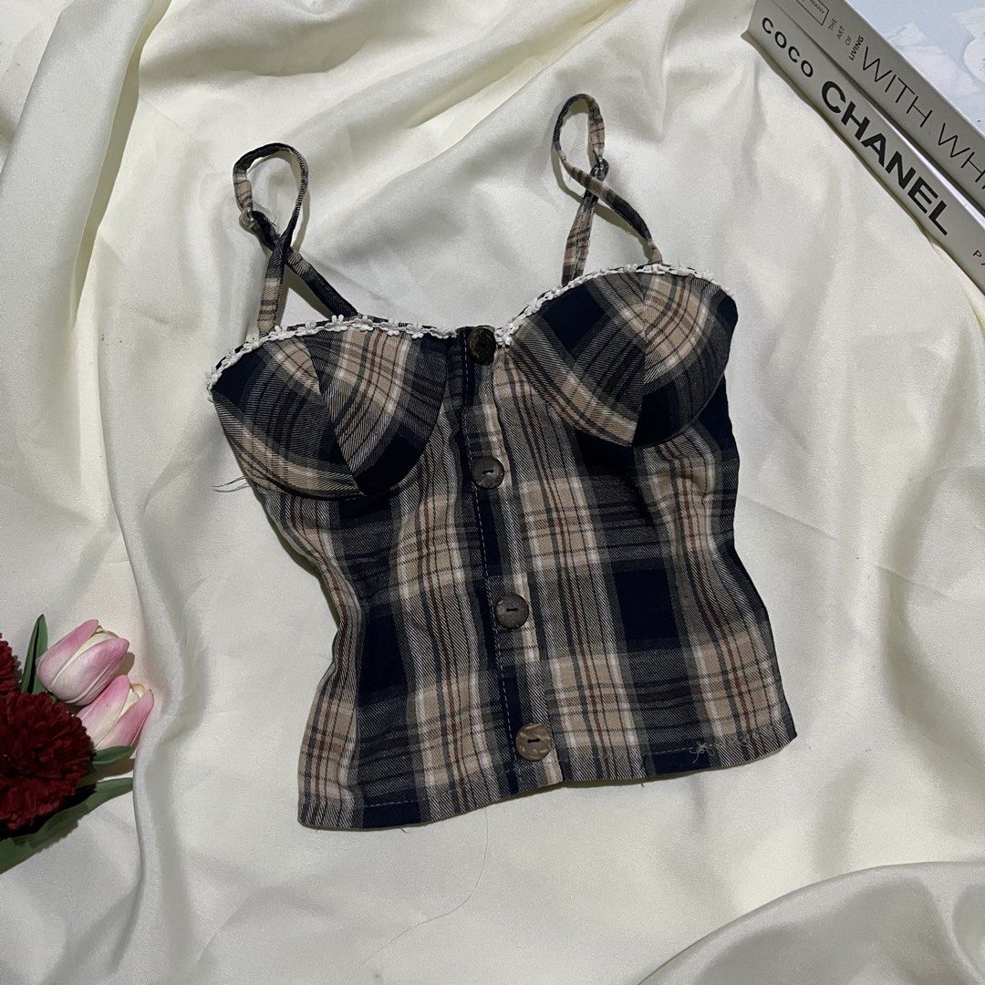 Plaid Corset Top (Category: Sleeveless) located in Santo Tomas. Submitted by closetklo (Listing ID 1469773263, Image 1). Description: No flaws Like new High quality Size: Xs-M.